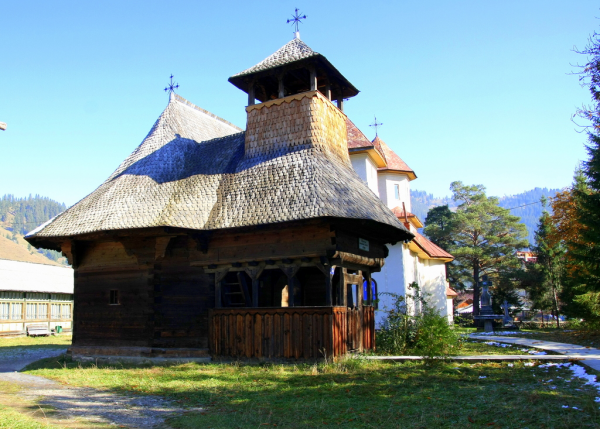 Biserica de lemn din Brosteni