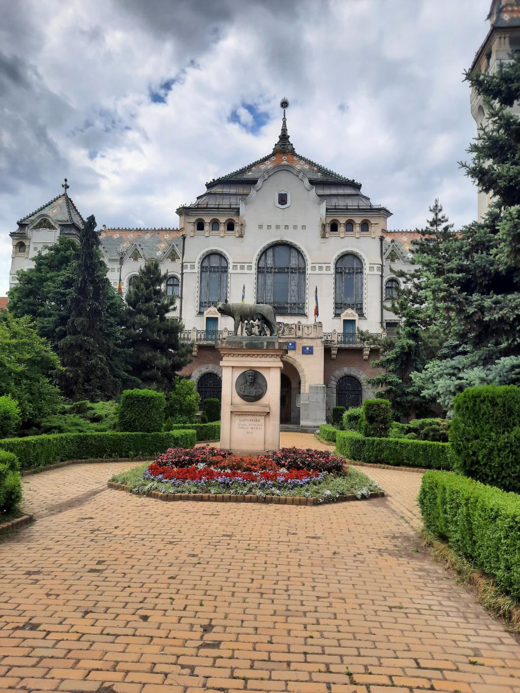 Palatul Prefecturii Mures din Targu-Mures