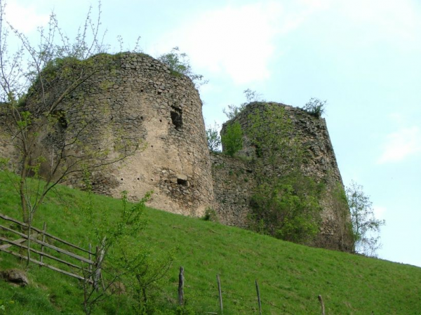 Cetatea, moara cu apa si valtoarea de la Bologa
