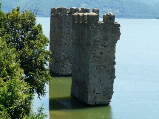 Cetatea Tri-Kule